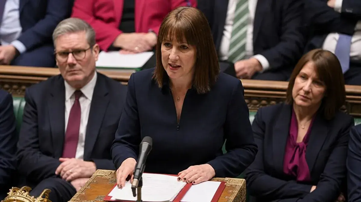 Rachel Reeves Approval Rating at -28%: Economic Trust Collapse
